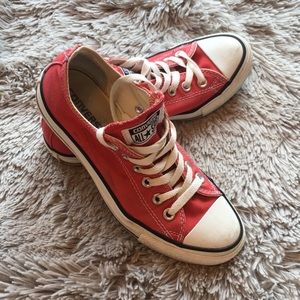 Red Converse!!